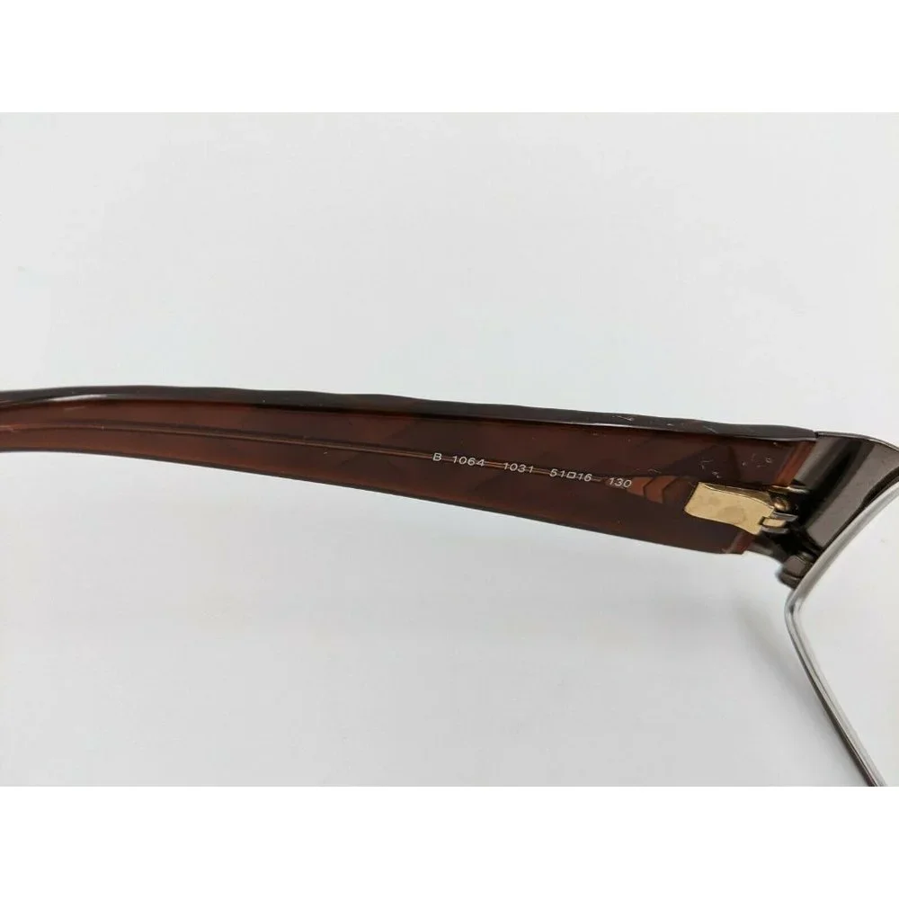 Burberry classic metal